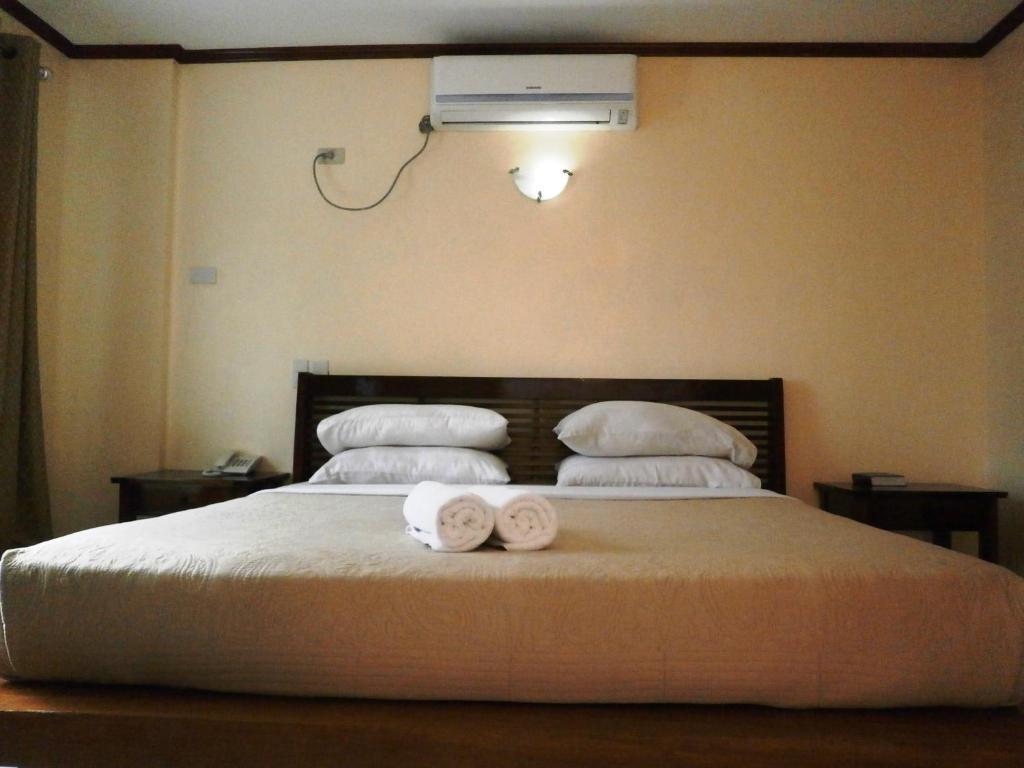 Beachcomber Resort Balabag  Buitenkant foto